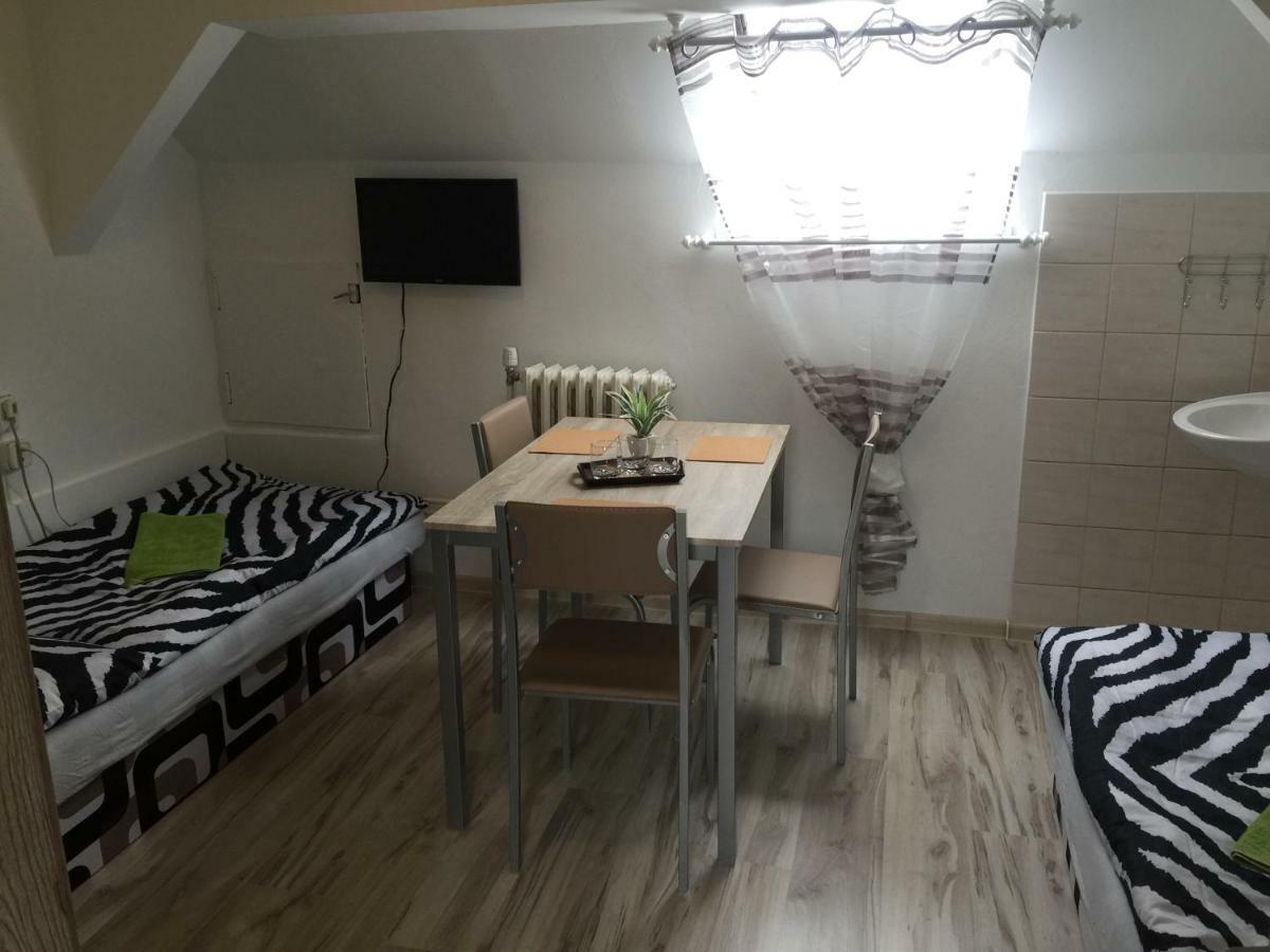 Guesthouse Zuzana Spacince Exterior photo
